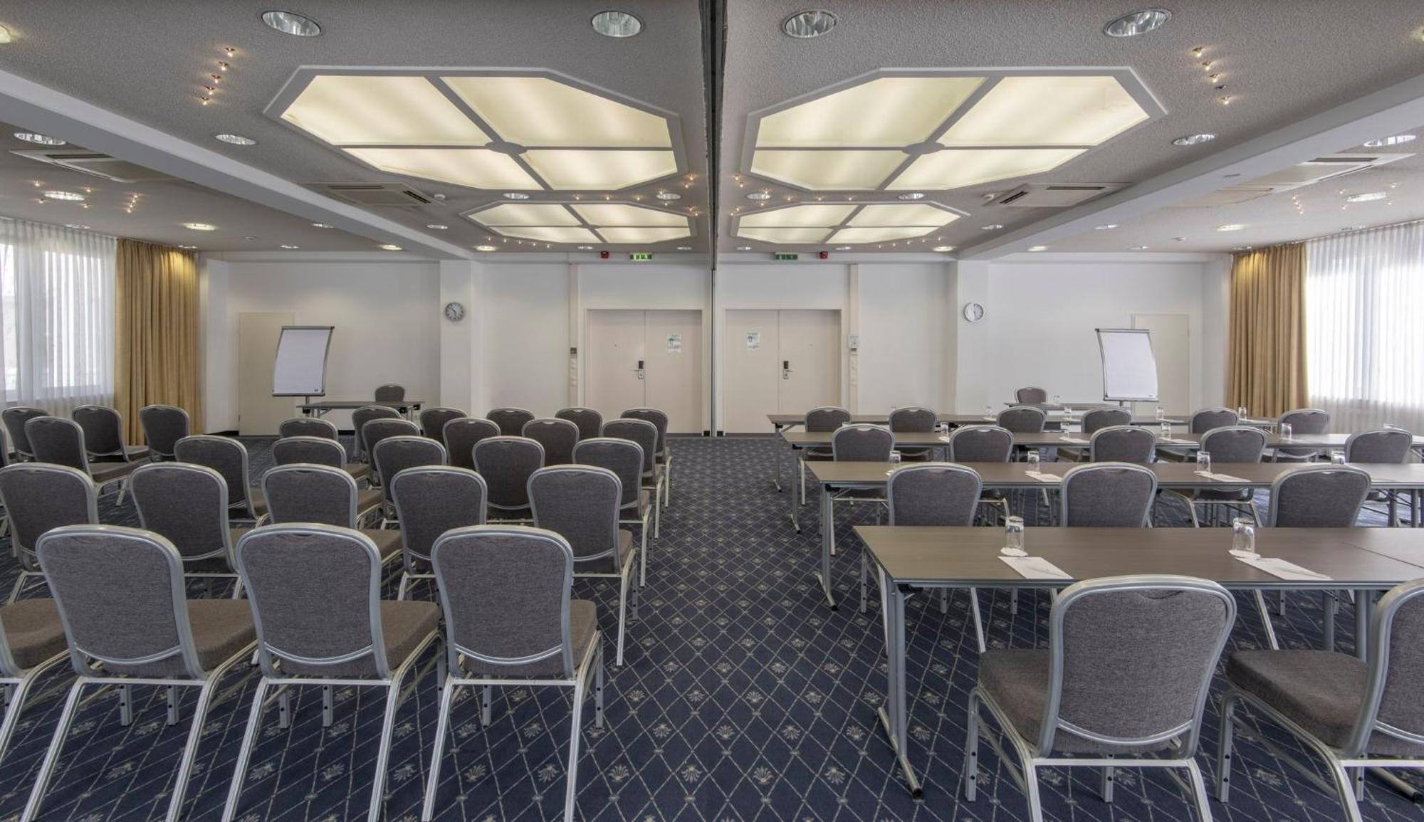 Holiday Inn Munich Unterhaching By Ihg Экстерьер фото